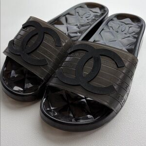 CHANEL Black Jelly CC Logo Slide Sandals size 7.5